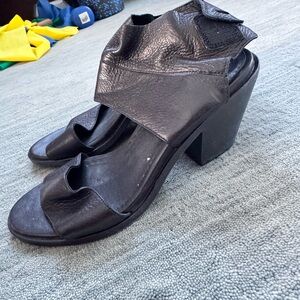 Eileen Fisher Black Leather Heeled Sandals
